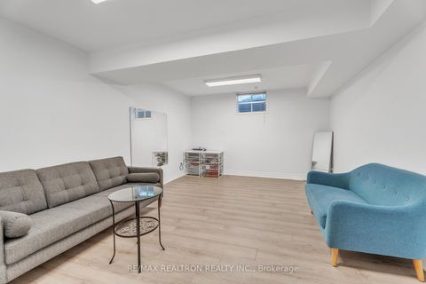 Photo 33 at 47 Robinter Drive, Newtonbrook East, Toronto
