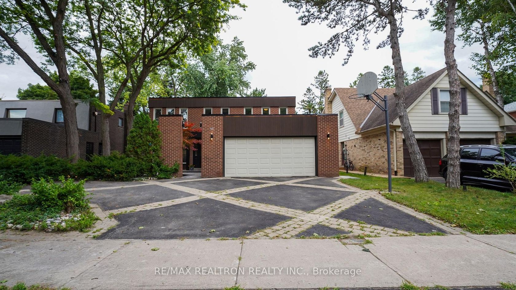 47 Robinter Drive, Newtonbrook East, Toronto 