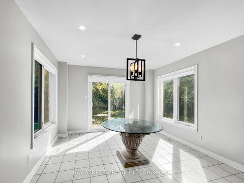 Photo 3 at 52 Piccadilly Road, Doncrest, Richmond Hill