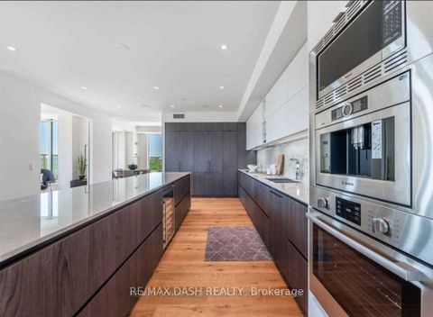 Photo 12 at 806 - 151 Avenue Road, Annex, Toronto