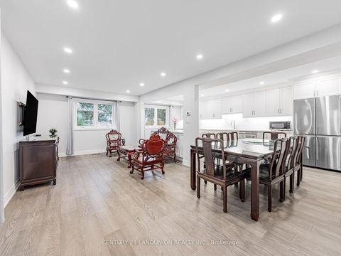 Photo 2 at 36 Levitt Court, Branson, Toronto