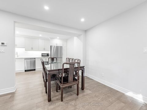 Photo 4 at 36 Levitt Court, Branson, Toronto