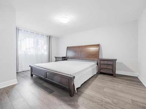 Photo 11 at 36 Levitt Court, Branson, Toronto