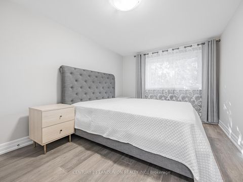 Photo 13 at 36 Levitt Court, Branson, Toronto