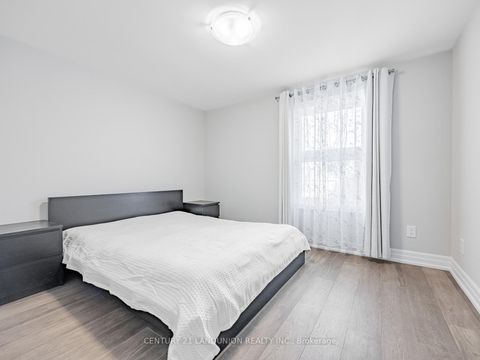 Photo 14 at 36 Levitt Court, Branson, Toronto