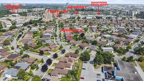 Photo 2 at 136 Ardwick Boulevard, Humbermede, Toronto
