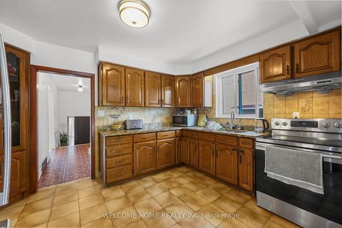 Photo 14 at 136 Ardwick Boulevard, Humbermede, Toronto Photo 14 at 136 Ardwick Boulevard, Humbermede, Toronto