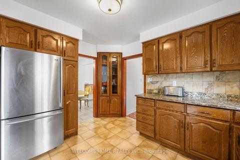 Photo 15 at 136 Ardwick Boulevard, Humbermede, Toronto