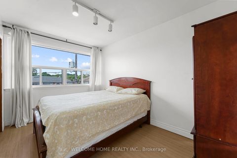 Photo 19 at 136 Ardwick Boulevard, Humbermede, Toronto