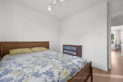 Photo 23 at 136 Ardwick Boulevard, Humbermede, Toronto