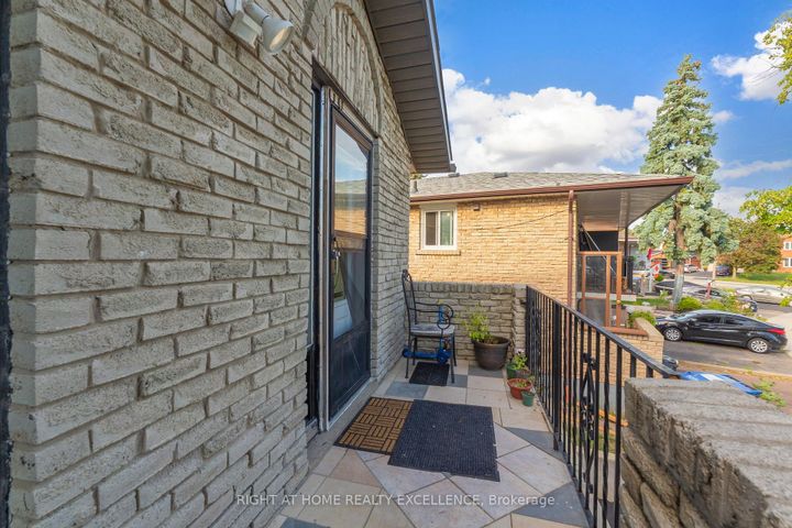 Photo 2 at 153 Bruce Beer Drive, Madoc, Brampton