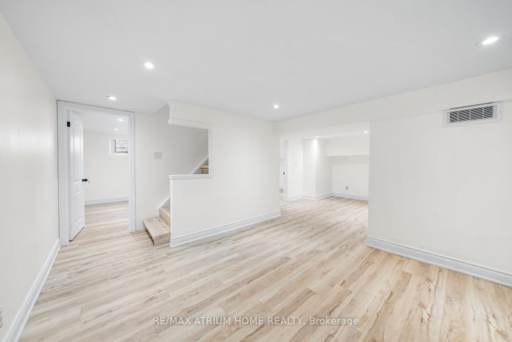 Photo 23 at 132 Homewood Avenue, Newtonbrook West, Toronto