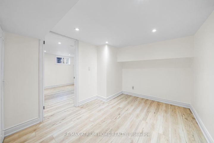 Photo 24 at 132 Homewood Avenue, Newtonbrook West, Toronto