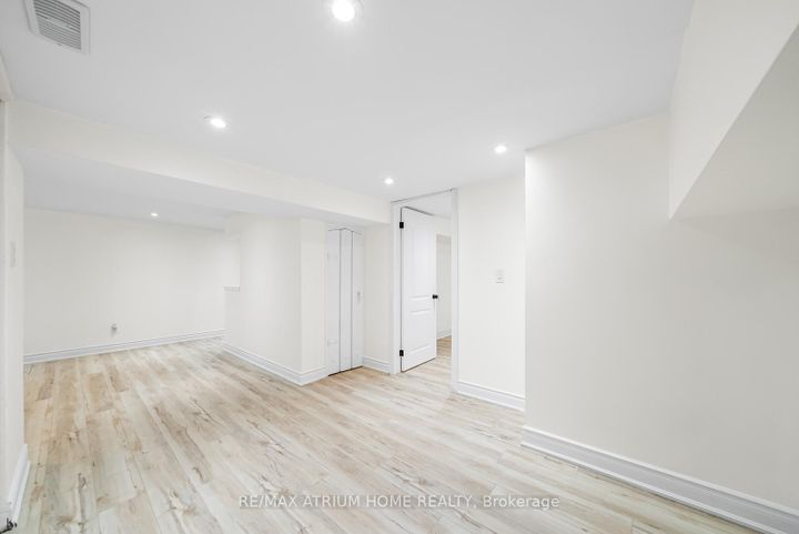 Photo 25 at 132 Homewood Avenue, Newtonbrook West, Toronto