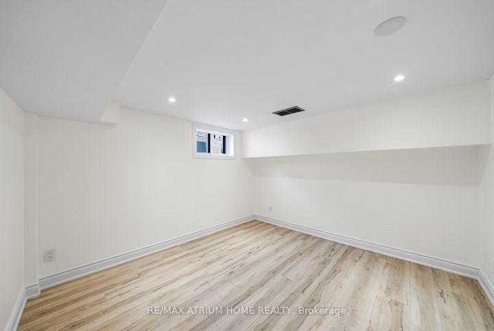 Photo 26 at 132 Homewood Avenue, Newtonbrook West, Toronto