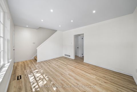 Photo 3 at 132 Homewood Avenue, Newtonbrook West, Toronto