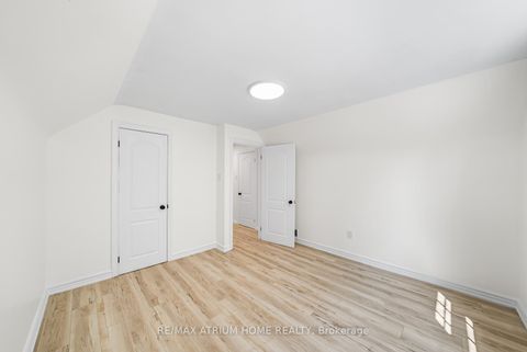 Photo 10 at 132 Homewood Avenue, Newtonbrook West, Toronto