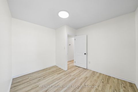 Photo 13 at 132 Homewood Avenue, Newtonbrook West, Toronto