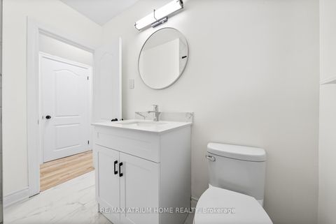 Photo 17 at 132 Homewood Avenue, Newtonbrook West, Toronto