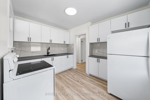 Photo 31 at 132 Homewood Avenue, Newtonbrook West, Toronto