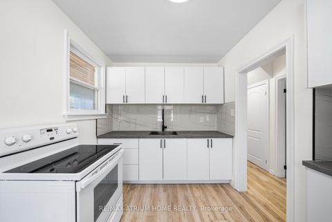 Photo 32 at 132 Homewood Avenue, Newtonbrook West, Toronto
