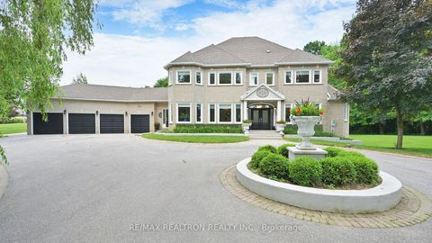 Photo 3 at 37 Offord Crescent, Bayview Southeast, Aurora