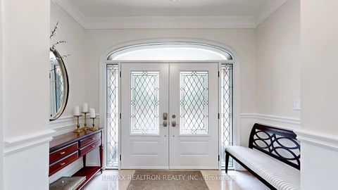 Photo 4 at 37 Offord Crescent, Bayview Southeast, Aurora Photo 4 at 37 Offord Crescent, Bayview Southeast, Aurora