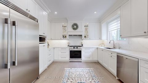 Photo 11 at 37 Offord Crescent, Bayview Southeast, Aurora