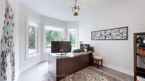 Photo 13 at 37 Offord Crescent, Bayview Southeast, Aurora