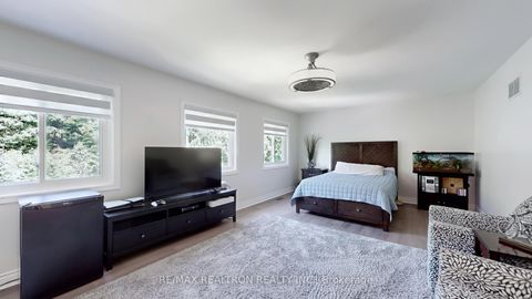 Photo 18 at 37 Offord Crescent, Bayview Southeast, Aurora Photo 18 at 37 Offord Crescent, Bayview Southeast, Aurora