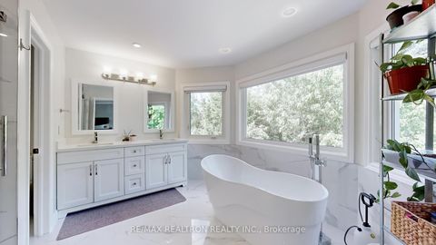 Photo 19 at 37 Offord Crescent, Bayview Southeast, Aurora