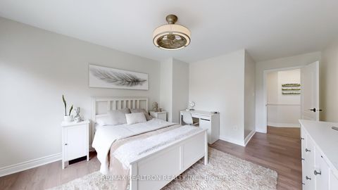 Photo 20 at 37 Offord Crescent, Bayview Southeast, Aurora