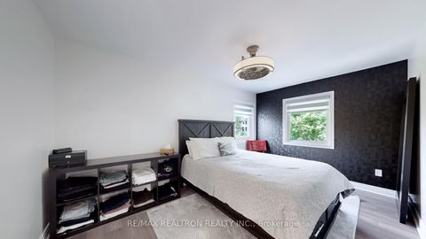 Photo 24 at 37 Offord Crescent, Bayview Southeast, Aurora