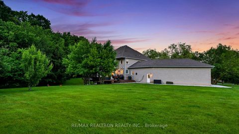Photo 44 at 37 Offord Crescent, Bayview Southeast, Aurora