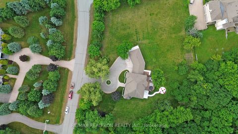 Photo 47 at 37 Offord Crescent, Bayview Southeast, Aurora Photo 47 at 37 Offord Crescent, Bayview Southeast, Aurora