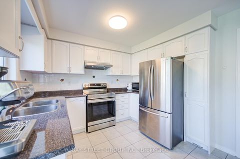 Photo 13 at 108 Rideau Drive, Langstaff, Richmond Hill