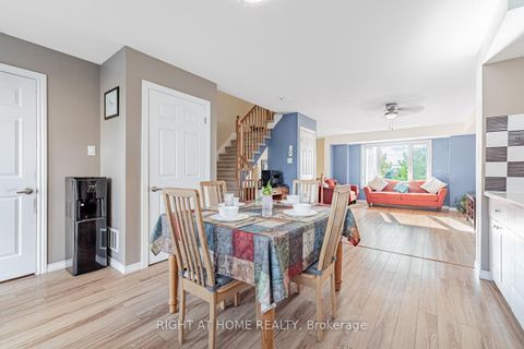 Photo 6 at 9 - 15943 Bayview Avenue, Bayview Northeast, Aurora