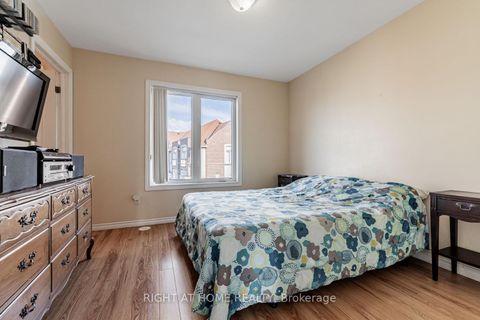 Photo 16 at 9 - 15943 Bayview Avenue, Bayview Northeast, Aurora