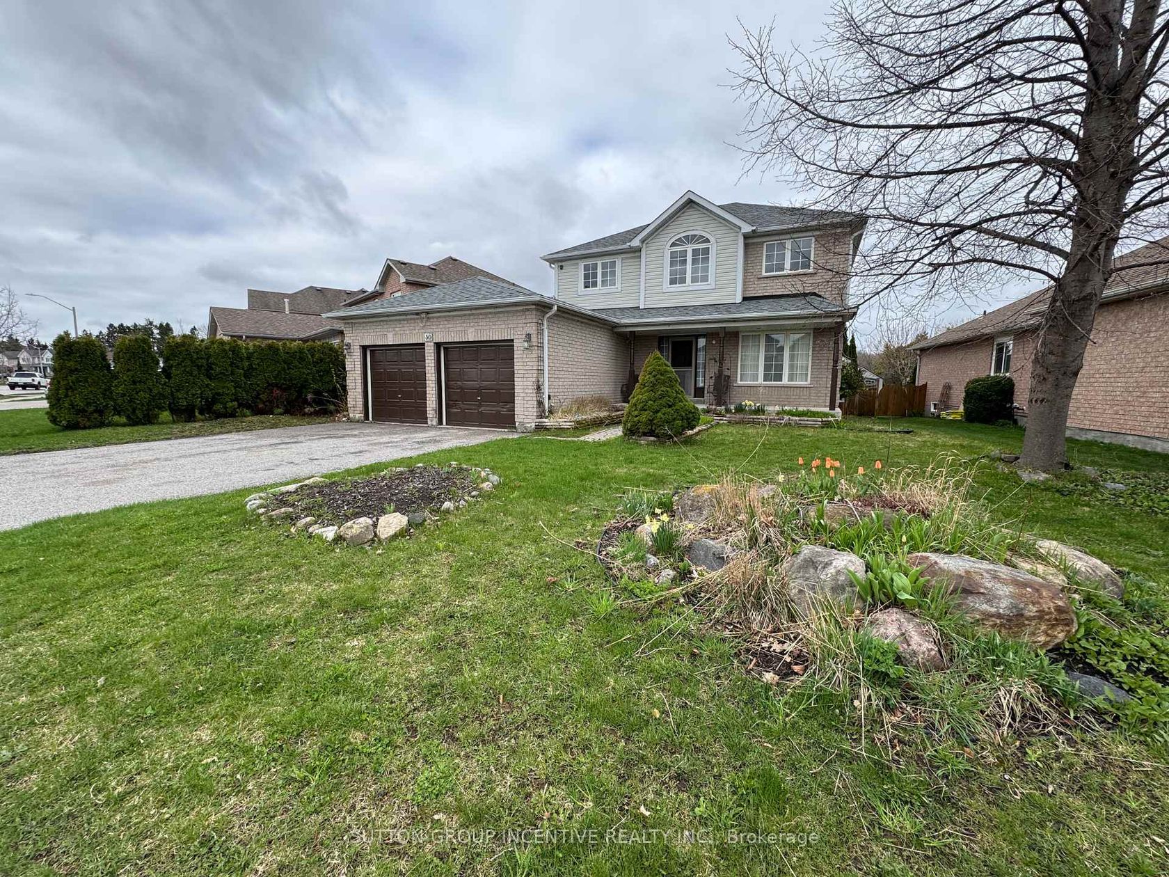 30 Country Lane, Painswick South, Barrie photo 3 30 Country Lane, Painswick South, Barrie photo 3
