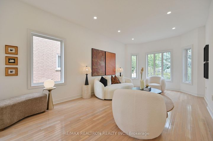 Photo 4 at 6 Renberg Drive, Cachet, Markham