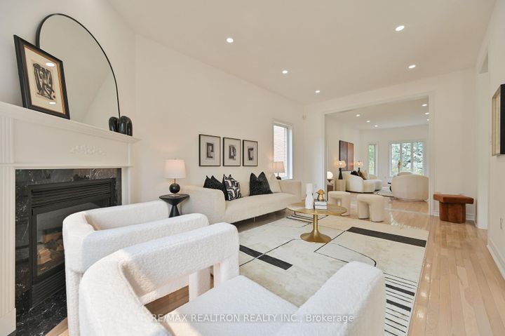Photo 7 at 6 Renberg Drive, Cachet, Markham