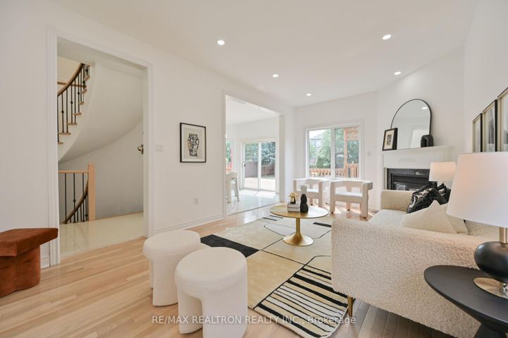 Photo 10 at 6 Renberg Drive, Cachet, Markham