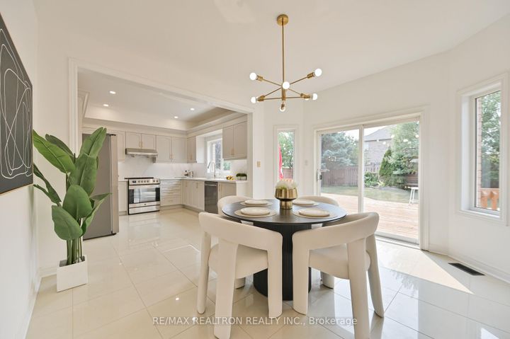 Photo 16 at 6 Renberg Drive, Cachet, Markham