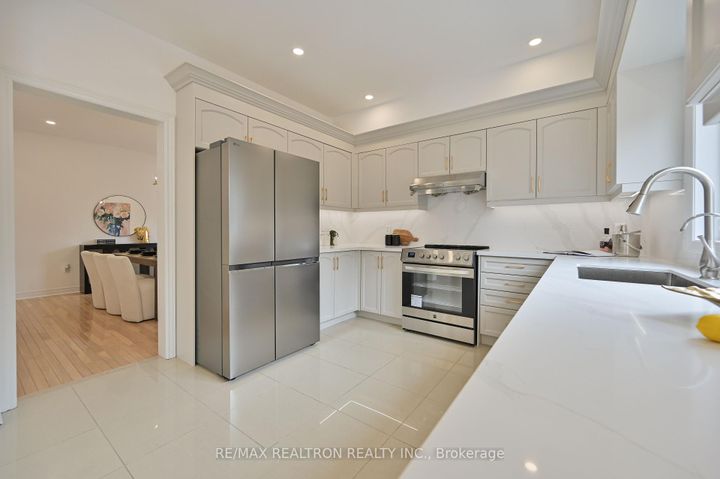 Photo 17 at 6 Renberg Drive, Cachet, Markham