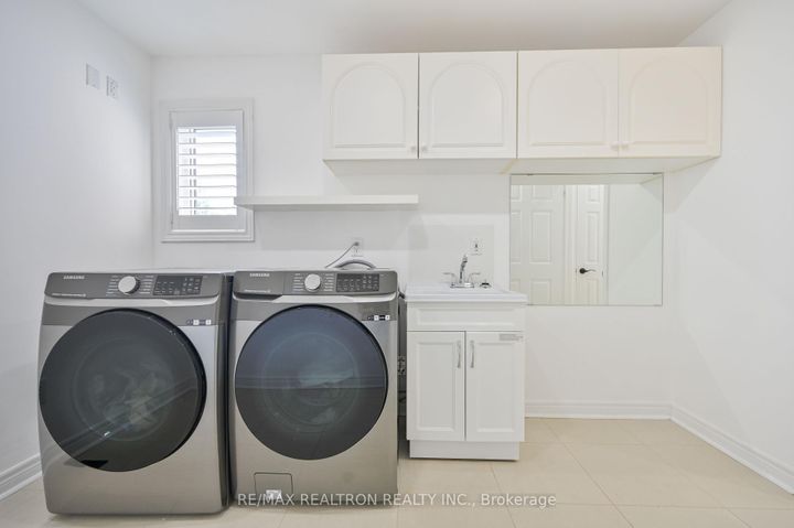 Photo 21 at 6 Renberg Drive, Cachet, Markham