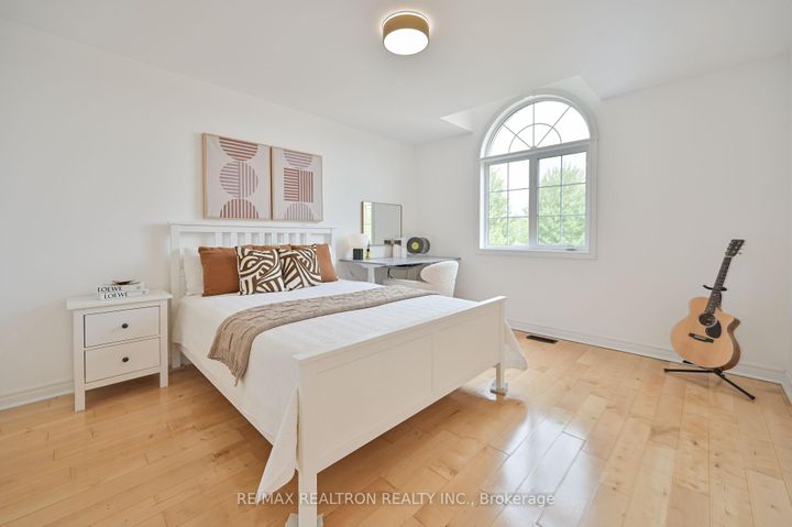Photo 32 at 6 Renberg Drive, Cachet, Markham