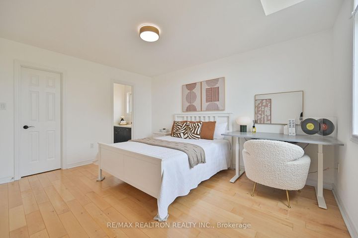 Photo 34 at 6 Renberg Drive, Cachet, Markham