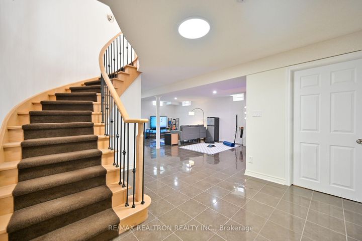 Photo 40 at 6 Renberg Drive, Cachet, Markham