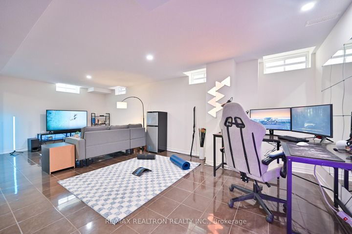 Photo 41 at 6 Renberg Drive, Cachet, Markham