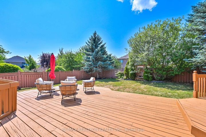 Photo 48 at 6 Renberg Drive, Cachet, Markham